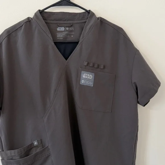 FIGS Ahsoka Wrap Scrub Top Limited Edition Star Wars Collection Size Medium - Picture 7 of 12